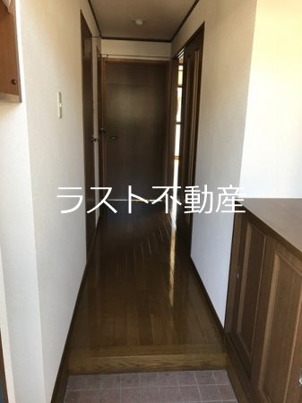 玄関　写真はイメージです。