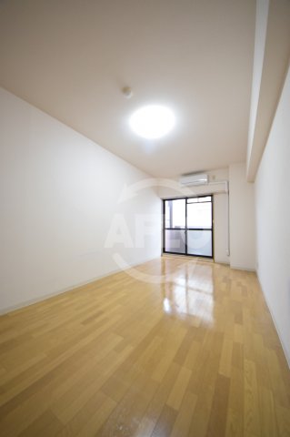 居室・リビング　ロイヤルキャッスル　洋室