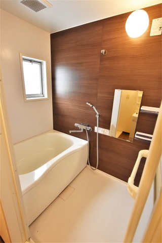 バス・シャワールーム　同物件、別号室の参考写真です。