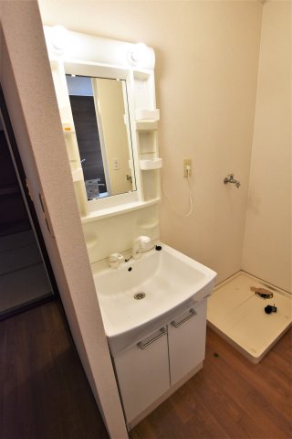 洗面設備　同物件、別号室の参考写真です。