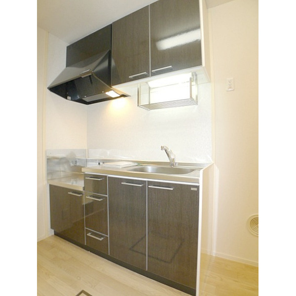 キッチン　コンパクトなキッチンで掃除もラクラク