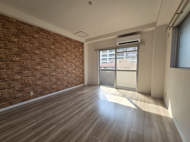 居室・リビング　ゆったり過ごせる居間です