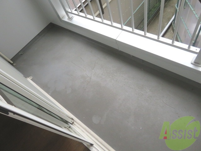 バルコニー　バルコニーで家庭菜園などはいかがでしょうか。