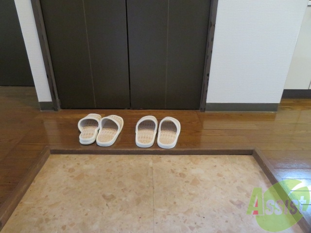 玄関　玄関は、お客さんが来ても安心の広さです。