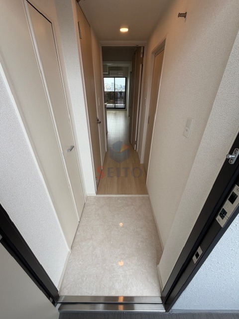 玄関　別階の参考写真になります