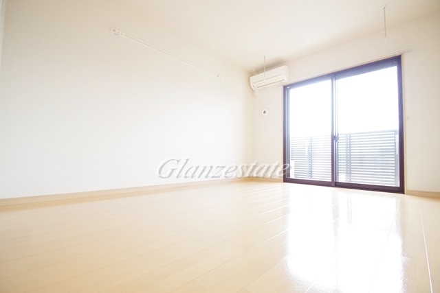 居室・リビング　☆白を基調とした明るいリビング☆