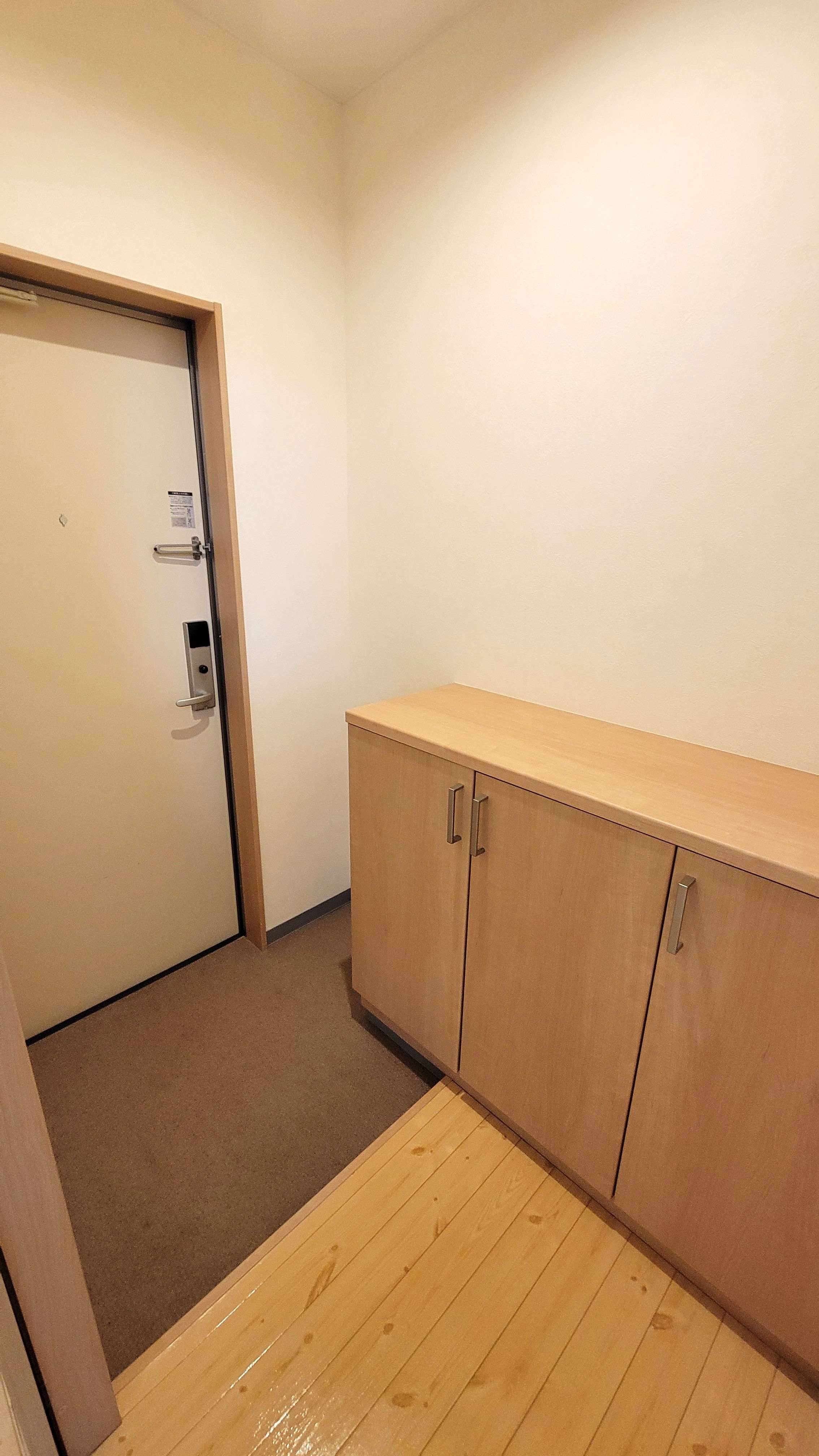 玄関　シューズボックス付き　ホール広々