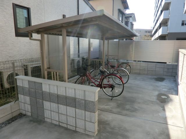 駐車場　敷地内駐輪場
