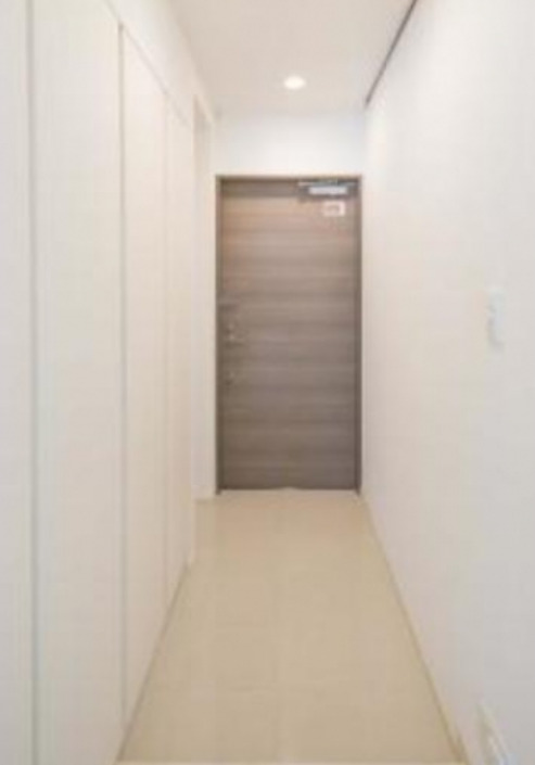 玄関　※別部屋の参考写真です。