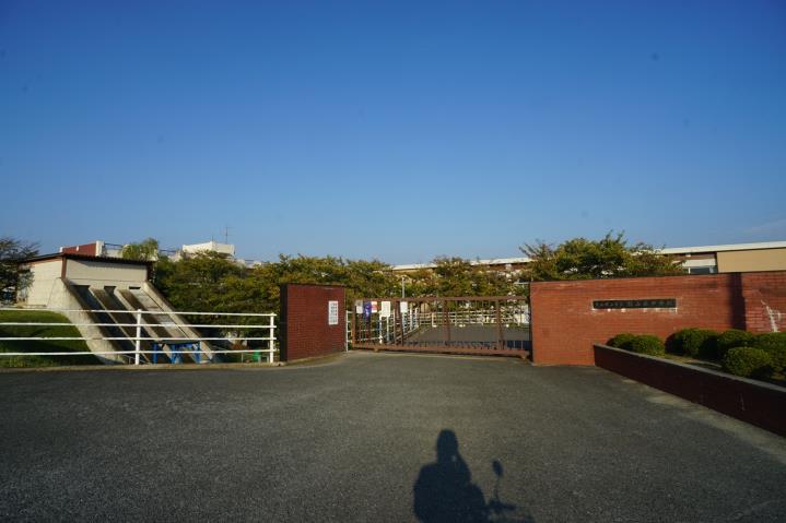 中学校　大和郡山市立片桐中学校（中学校）まで770m