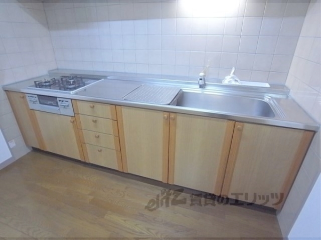 キッチン　システムキッチンつき