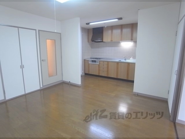 居室・リビング　広々リビングです