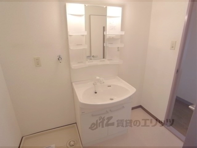 洗面設備　独立洗面台ついています