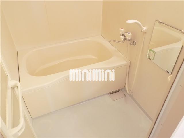 バス・シャワールーム　浴室乾燥機付きのお風呂です