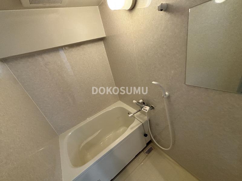 バス・シャワールーム　一日の疲れをやさしく癒やす、清潔感あふれるリラックスバス。