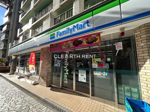 コンビニ　ファミリーマート 川崎本町一丁目店（コンビニ）まで307m