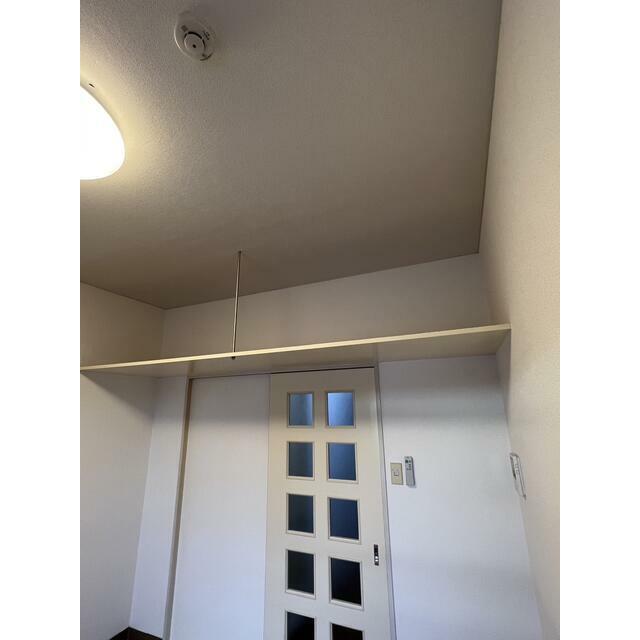 その他　大型の吊り棚　※他部屋１Ｒの画像です