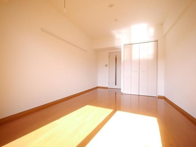 居室・リビング　★洋室約７．５帖★