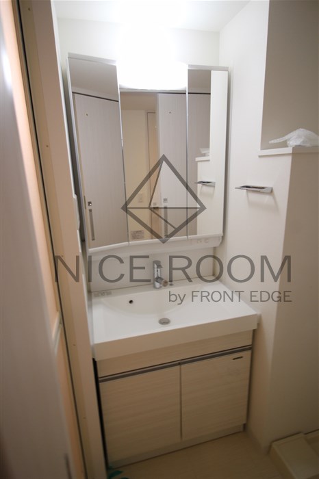 洗面設備　ファーストフィオーレ本町イーストII　独立洗面台