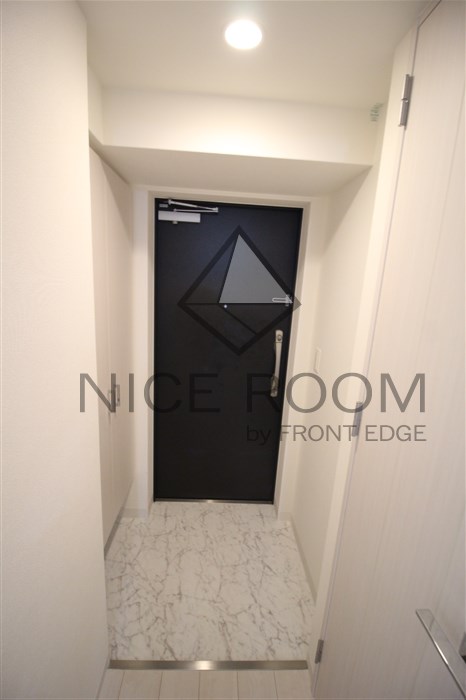 玄関　ファーストフィオーレ本町イーストII　玄関