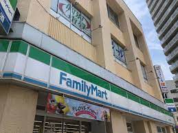 コンビニ　ファミリーマート南台二丁目店（コンビニ）まで237m