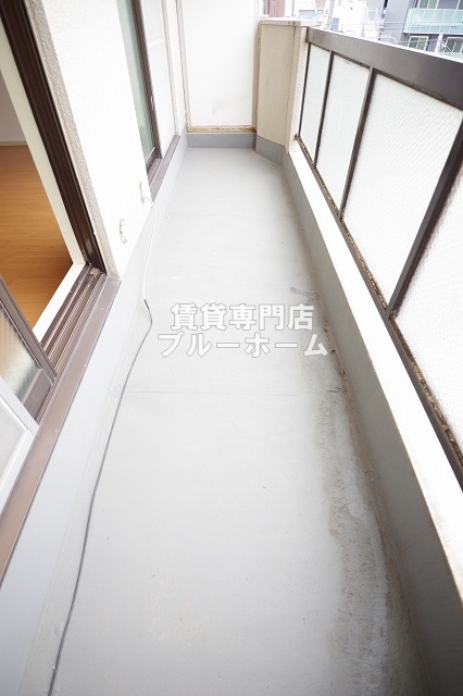 バルコニー　広々としたバルコニー！