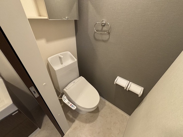 トイレ　※別部屋の参考写真です。