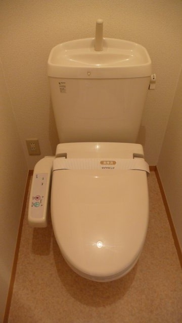 トイレ　温水洗浄便座付トイレ