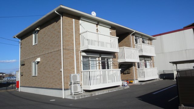 建物外観　南向きで日当たり良好　角部屋