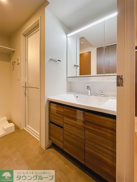 洗面設備　※写真は同タイプ住戸です。