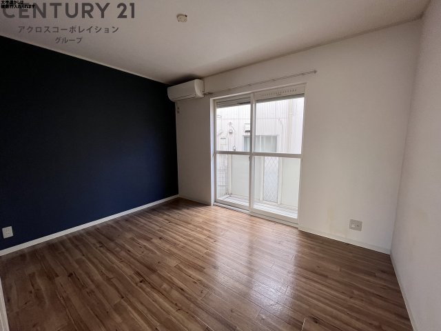 居室・リビング　南向きエアコン付き6帖の洋室です♪