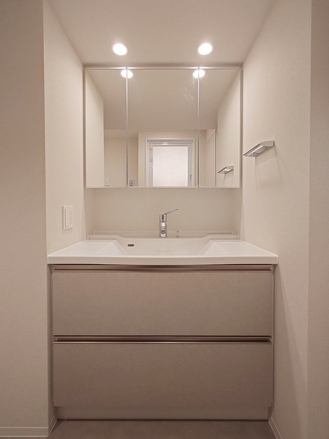 洗面設備　※写真は同タイプ住戸です。