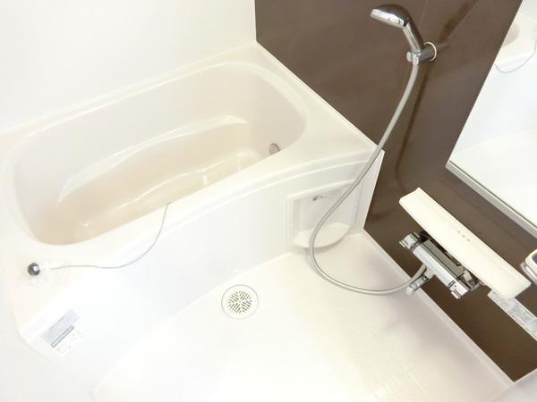 バス・シャワールーム　追い炊き付バス♪