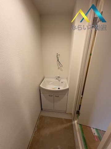 洗面設備　完成前　別部屋参考写真
