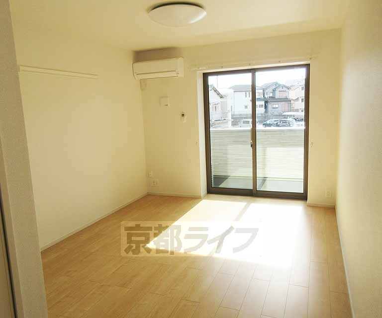 居室・リビング　広々としたお部屋です！
