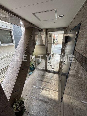 エントランス　清潔なエントランスです