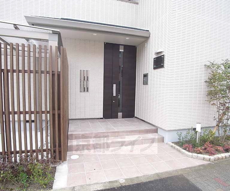 その他共有部分　集合玄関はオートロックになっています。