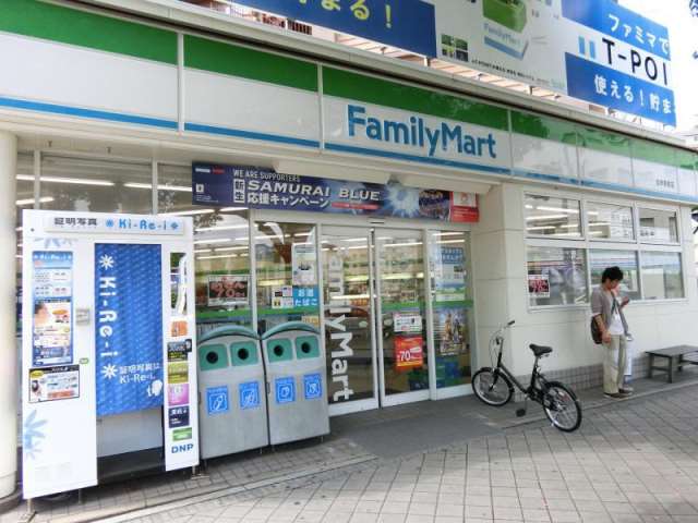 コンビニ　ファミリーマート（コンビニ）まで108m