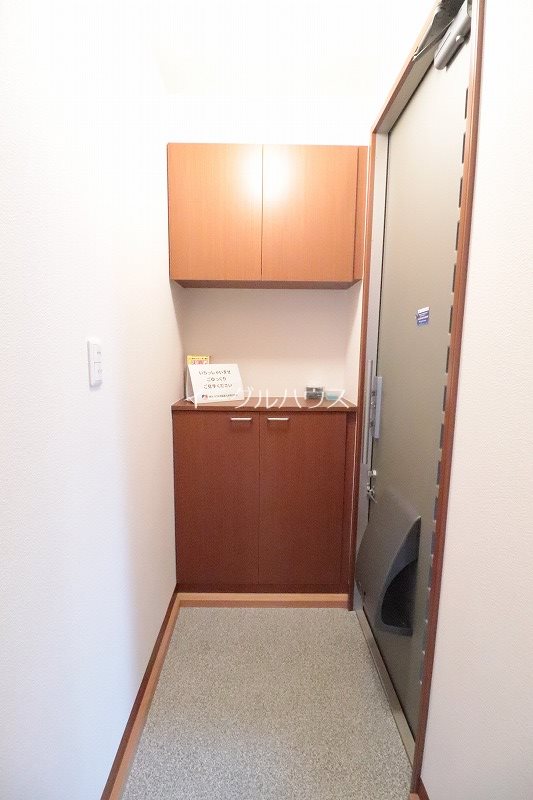 玄関　別部屋写真使用