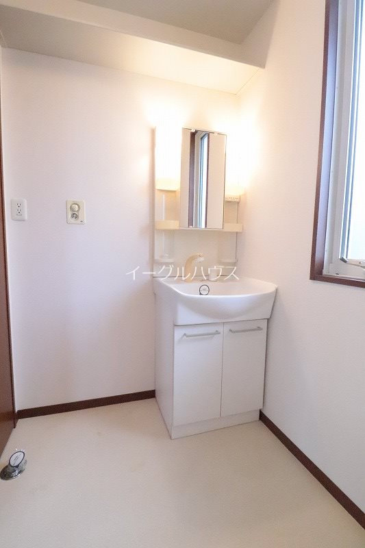 洗面設備　別部屋写真使用