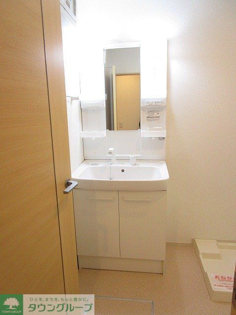 ＪＲ東海道本線 茅ケ崎駅 バス乗車時間：16分 最寄りバス停で下車 徒歩7分 2階建 築12年の内装写真