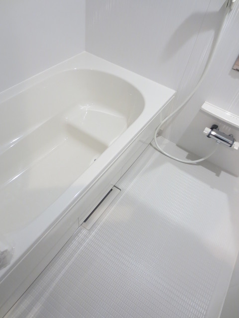 バス・シャワールーム　★１坪バス：ゆったりと寛げます★