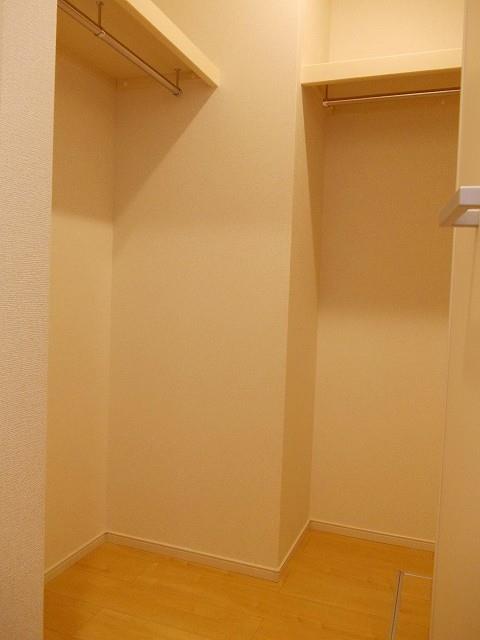 収納　ウォークインクローゼット