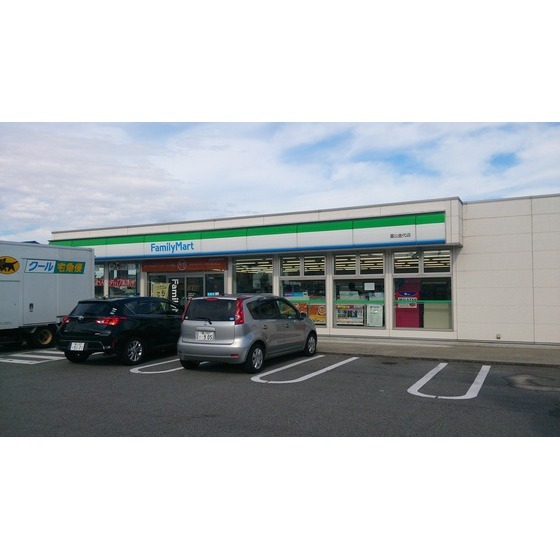 コンビニ　ファミリーマート富山金代店（コンビニ）まで485m