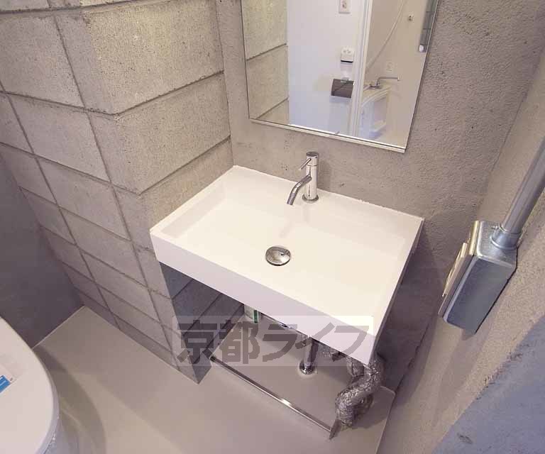 洗面設備　使いやすい大きめ洗面