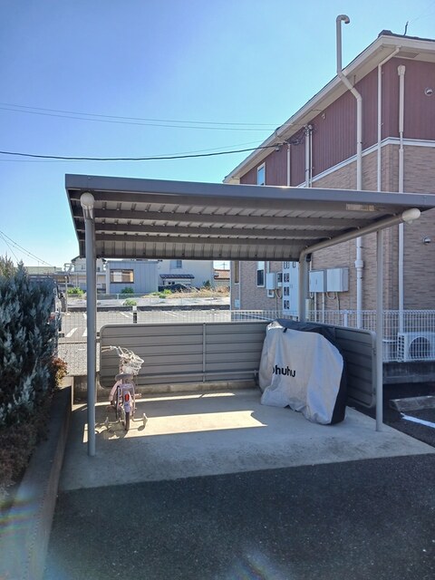 その他共有部分　屋根付き駐輪場付き♪