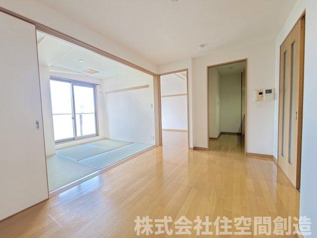 居室・リビング　※同タイプの写真となり、実際のお部屋とは異なる場合があります