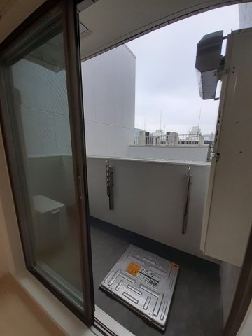 バルコニー　バルコニーからの眺めを楽しみながら食事をしませんか