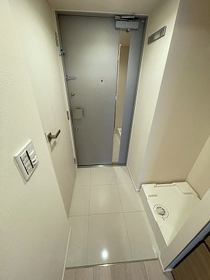 玄関　※別部屋参考写真