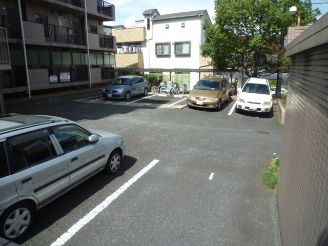 駐車場　敷地内駐車場